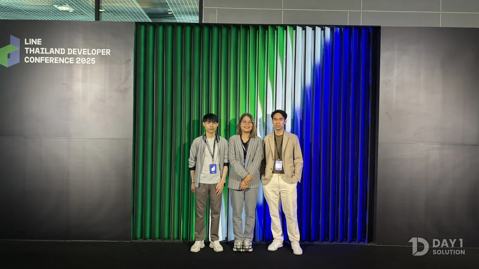 ทีม Day 1 Solution ที่ฉากถ่ายภาพงาน LINE Thailand Developer Conference 2025 ณ ไบเทค บางนา